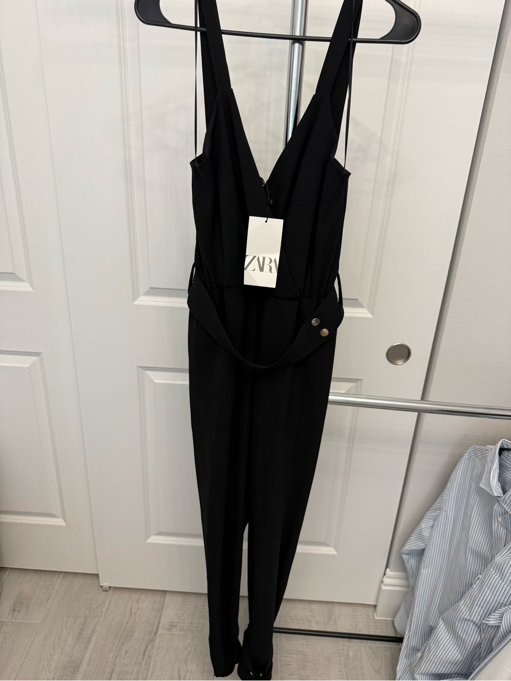 Zara Black Sleeveless V-Neck Jumpsuit